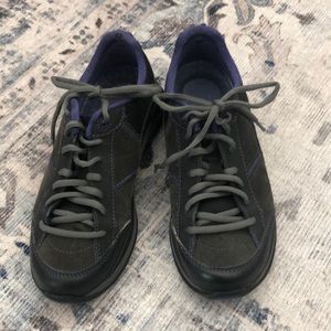 Dansko Ladies Shoes